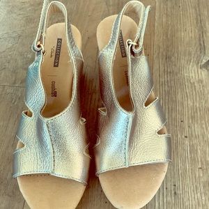 Clark’s wedges / super comfortable & soft